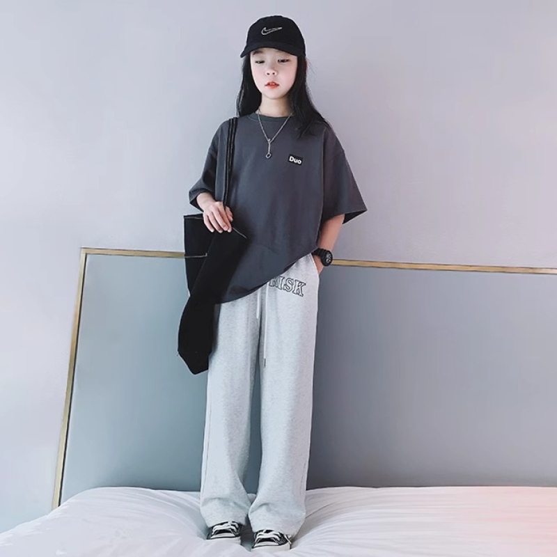 【100-160cm】シンプル アルファベット  ゆったり 半袖 夏  女の子 トップス