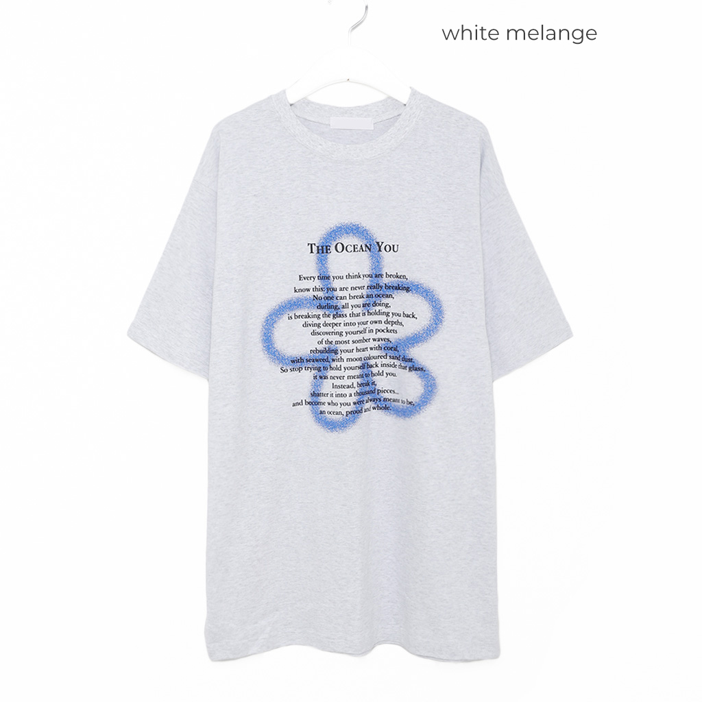 グラフィッククローバーTシャツ