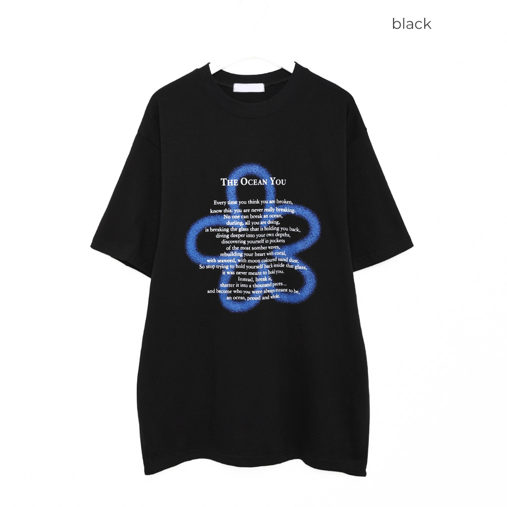 グラフィッククローバーTシャツ