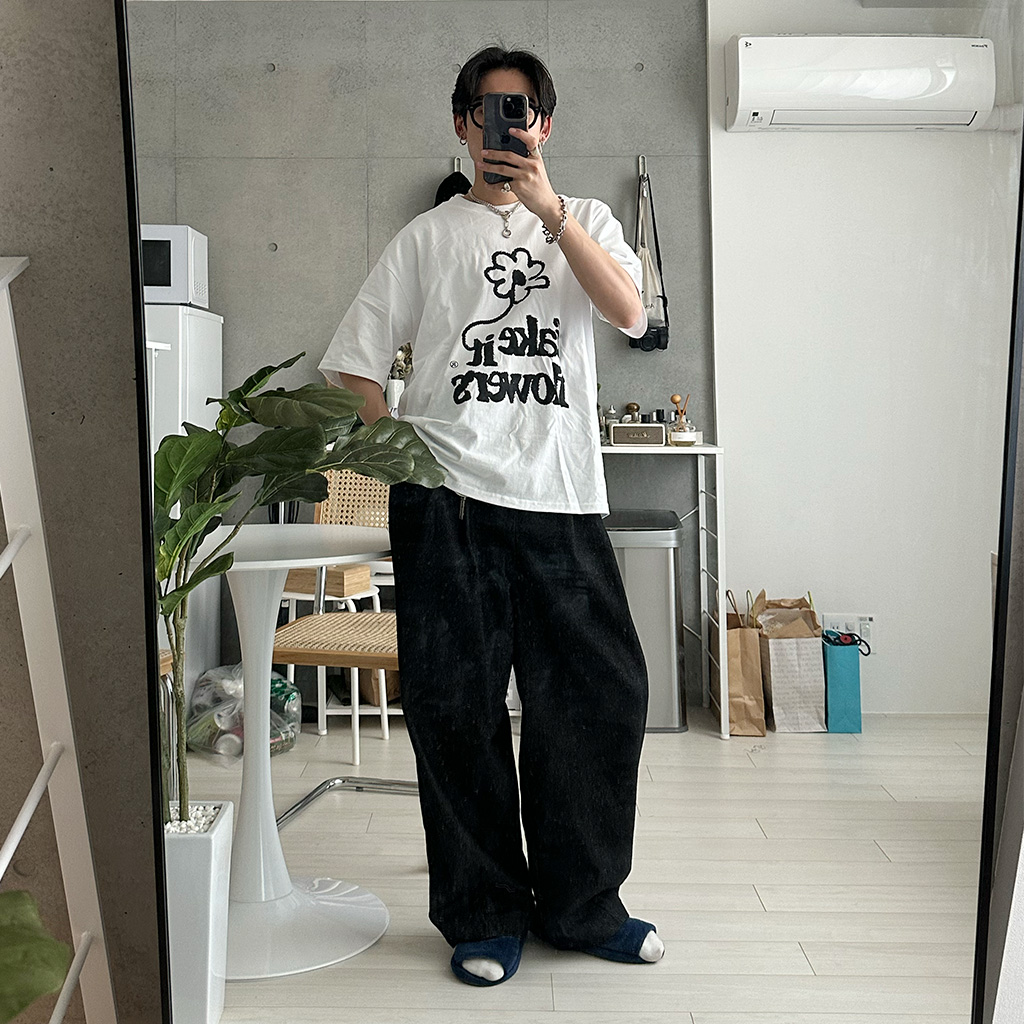 (ユニセックス) フラワーレタリング半袖Ｔシャツ