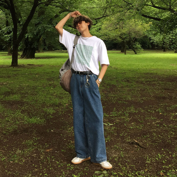シンプルスクエアレタリング半袖Tシャツ