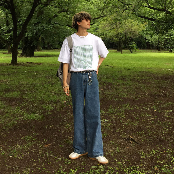 シンプルスクエアレタリング半袖Tシャツ