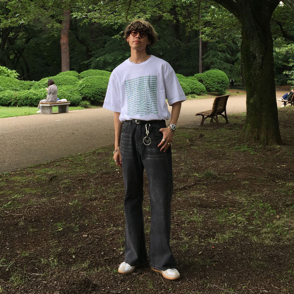 シンプルスクエアレタリング半袖Tシャツ