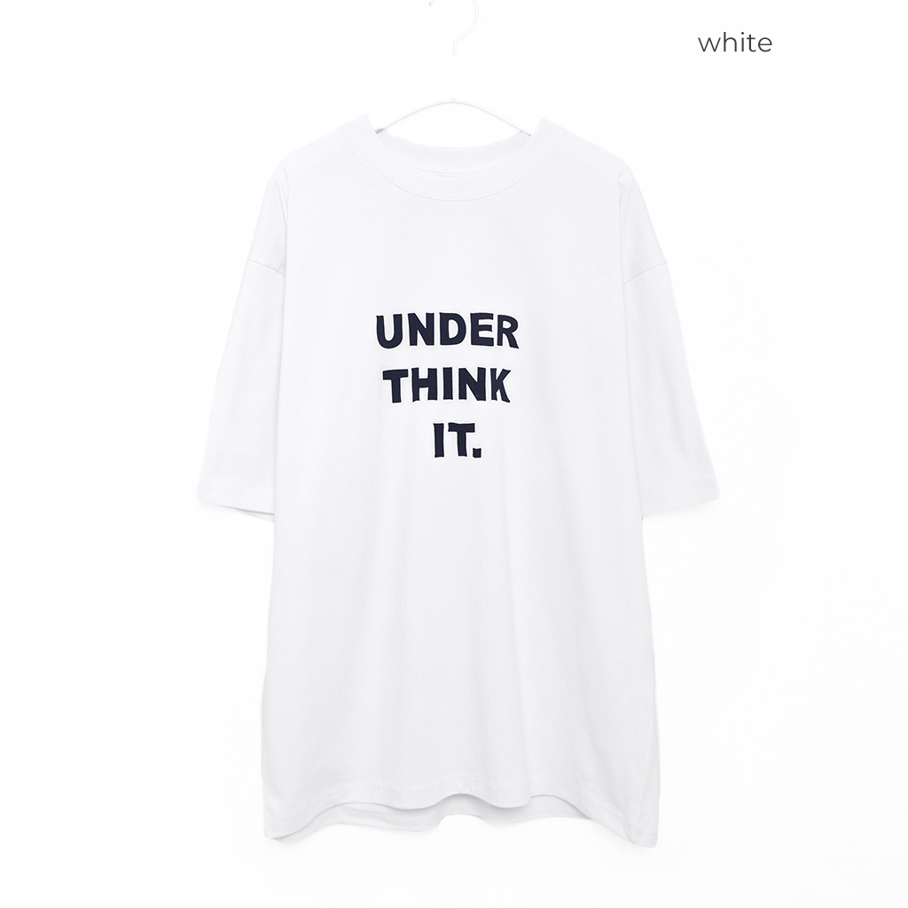 （ユニセックス）シンプルレタリングTシャツ