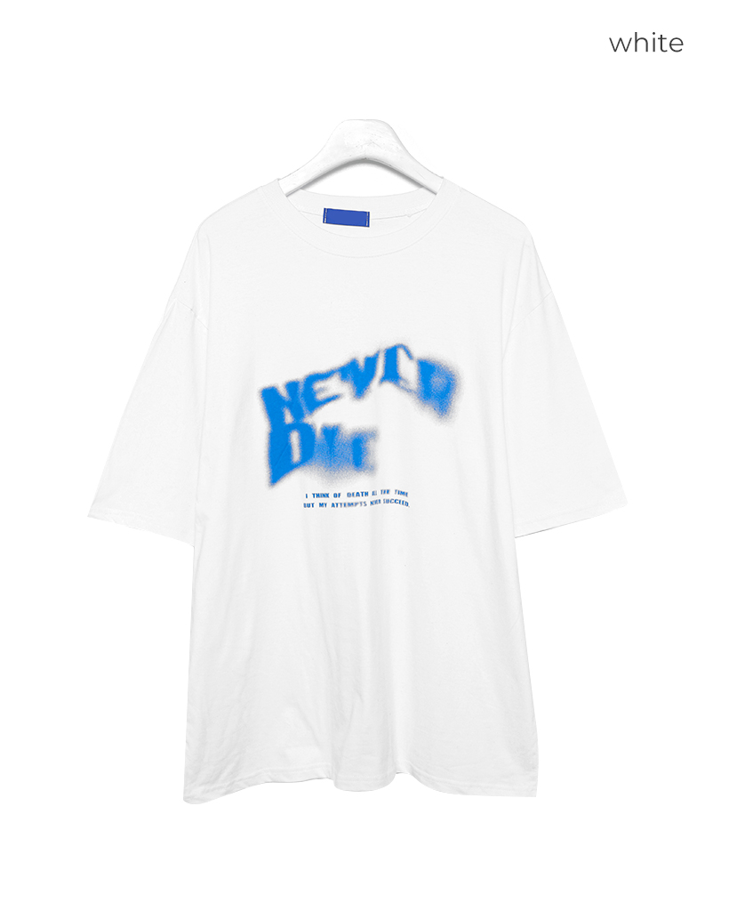 (ユニセックス)スプレーレタリング半袖Tシャツ
