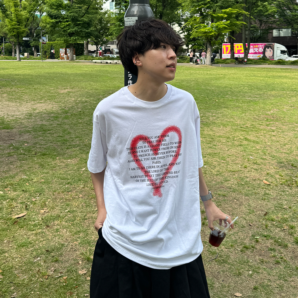 (ユニセックス) ハートスプレーポイント半袖Tシャツ