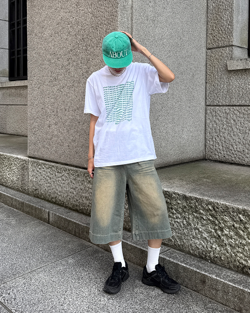 （ユニセックス）カラーレタリング半袖Tシャツ
