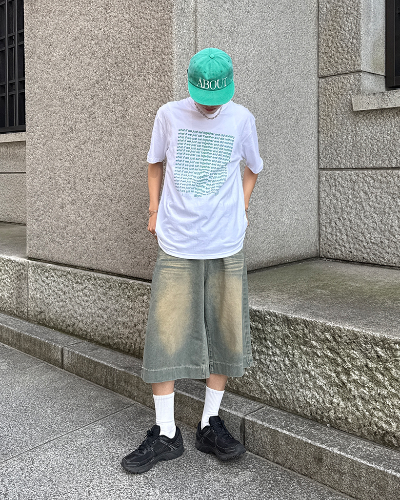 （ユニセックス）カラーレタリング半袖Tシャツ