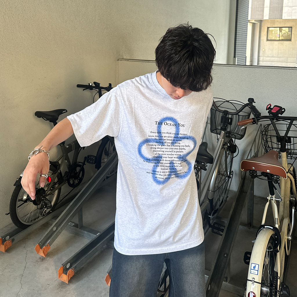 (ユニセックス) クローバ半袖Tシャツ
