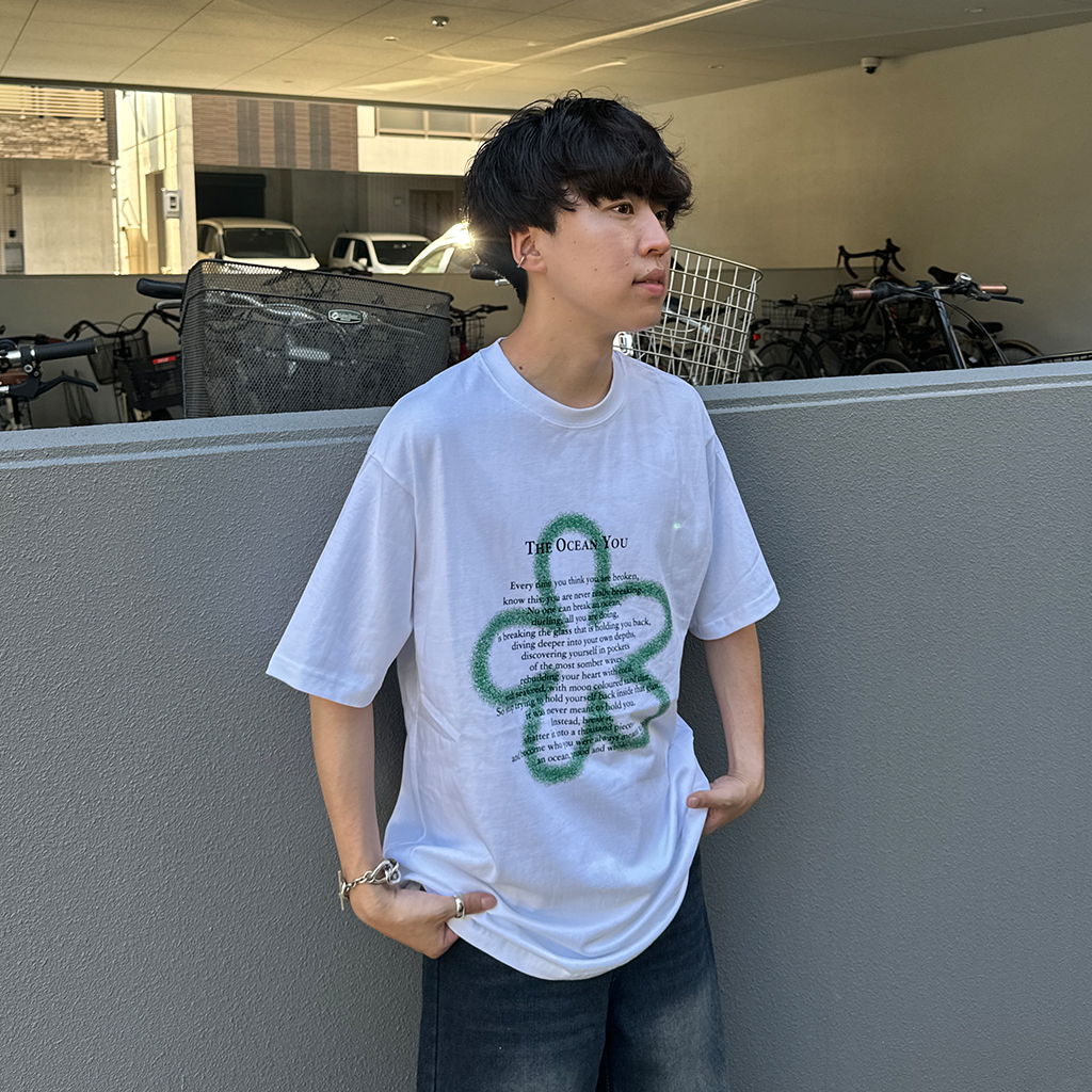 (ユニセックス) クローバ半袖Tシャツ