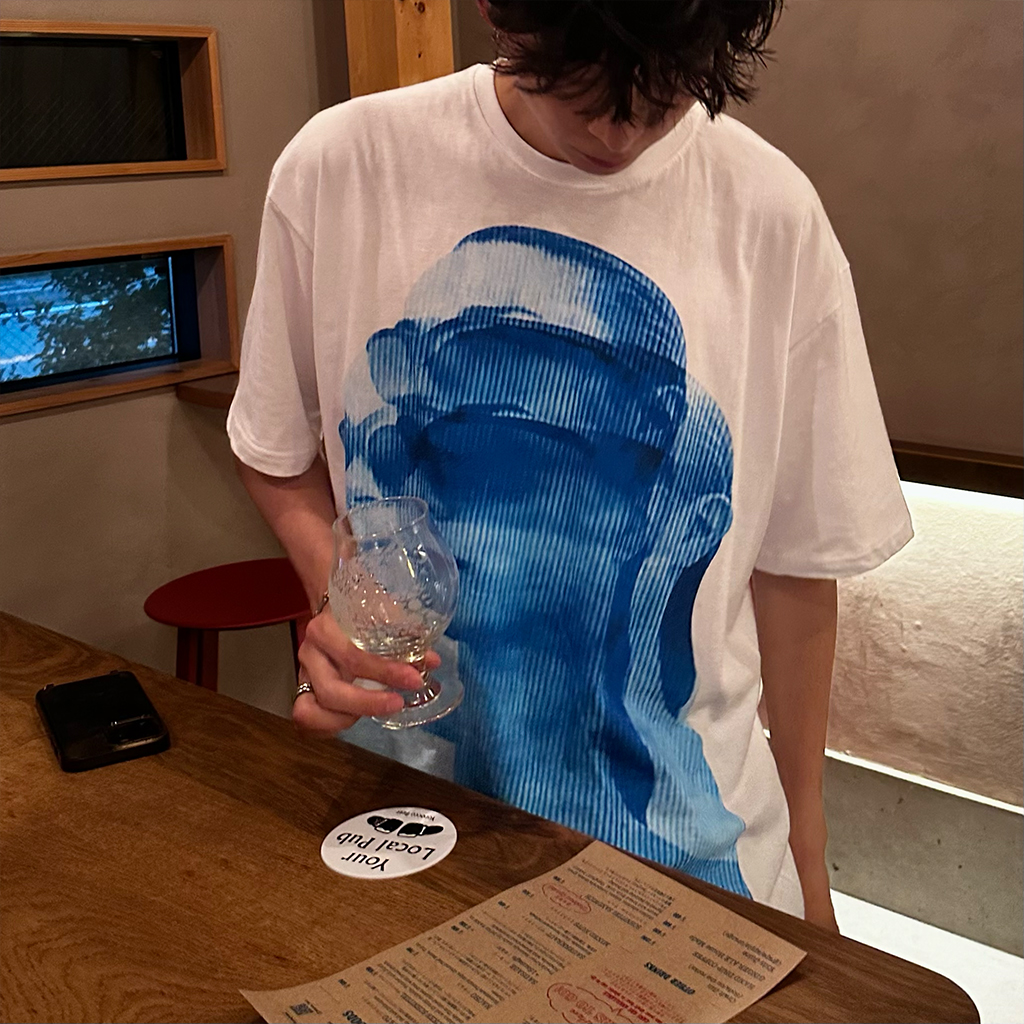シルエットプリント半袖Tシャツ