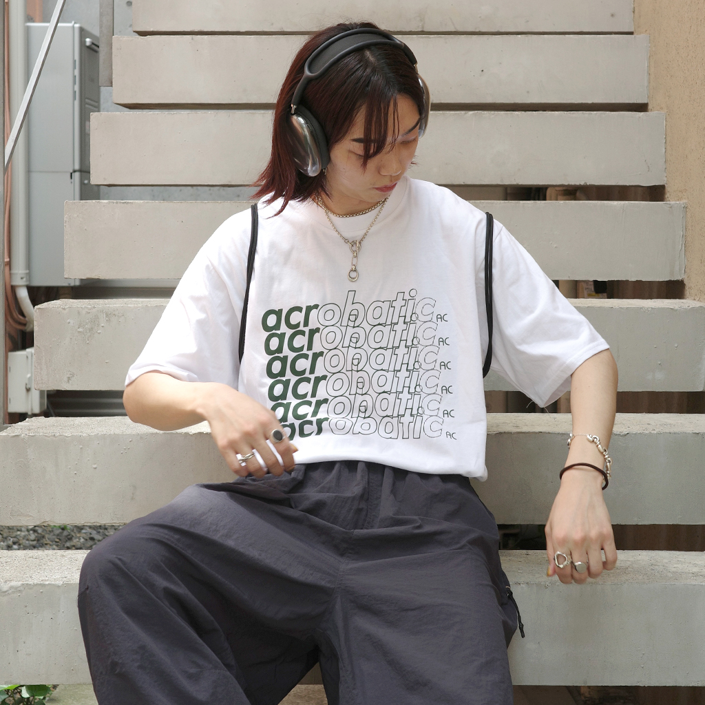 (ユニセックス) レタリングTシャツ