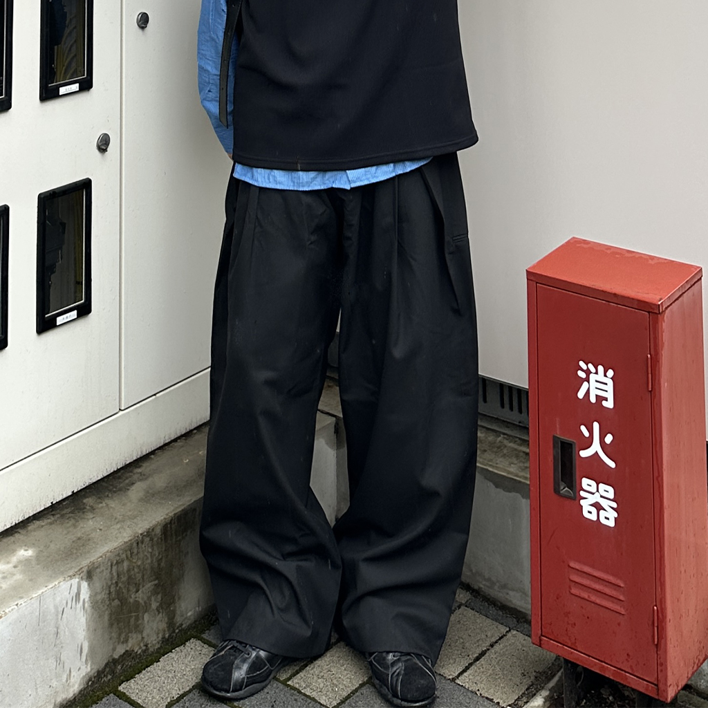 タックデザインワイドスラックス