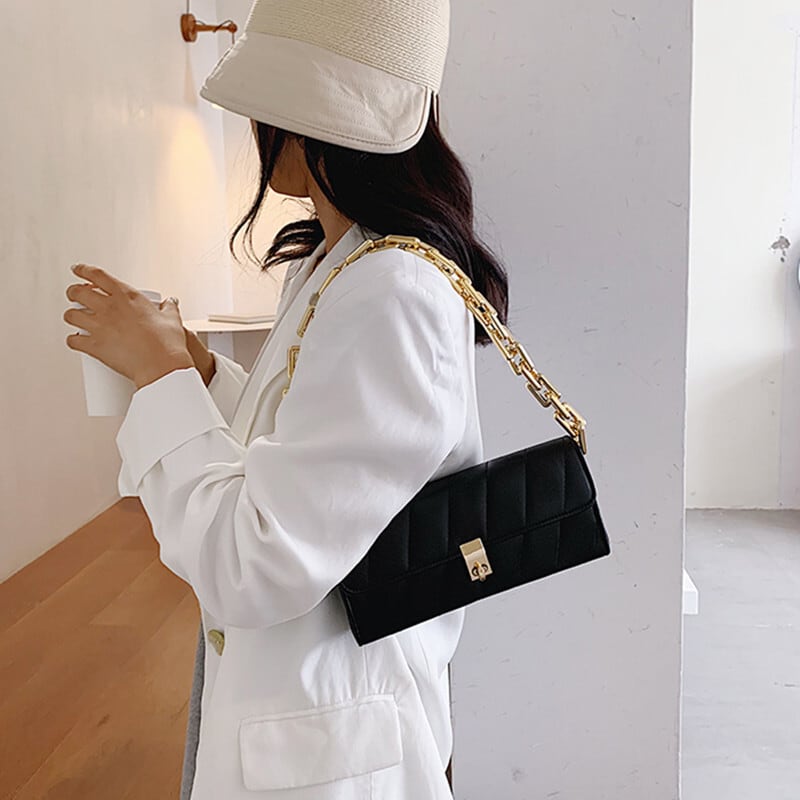 ショルダーバッグ チェーンバッグ 無地 ファッション PU 可愛い 綺麗め おしゃれ ブラック ホワイトブルー レッド