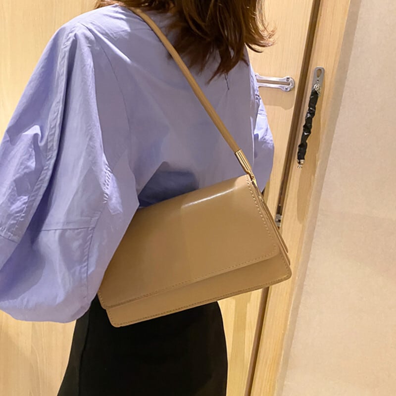 ショルダーバッグ チェーンバッグ PU 通勤 無地 可愛い 綺麗め おしゃれ ブラック ホワイト パープル ダークベージュ